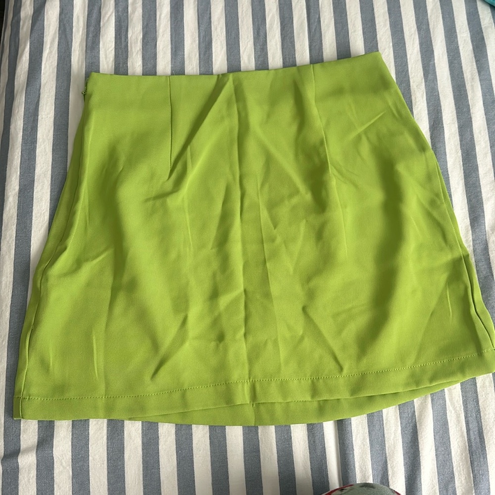Never worn SHEIN lime green skirt!! Cutest Mini Skirt